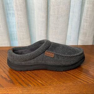 Dearfoams Men’s Grey Slippers Size Large 11-12 US